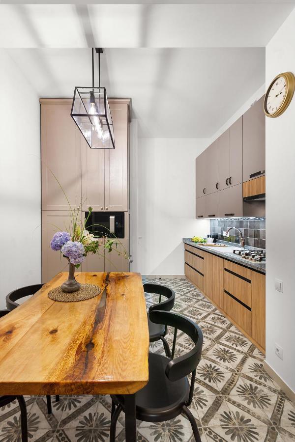 Gallery Art Apartment Lviv Exterior photo